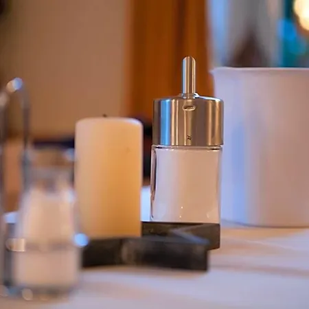 Vier Jahreszeiten Hotel 2*